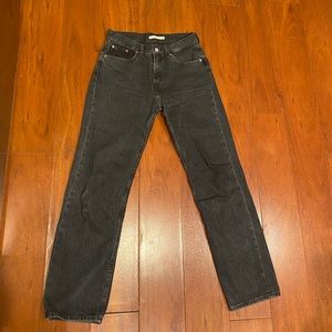 Levi’s women’s mid-rise low-pro straight jeans (“mom jeans”)